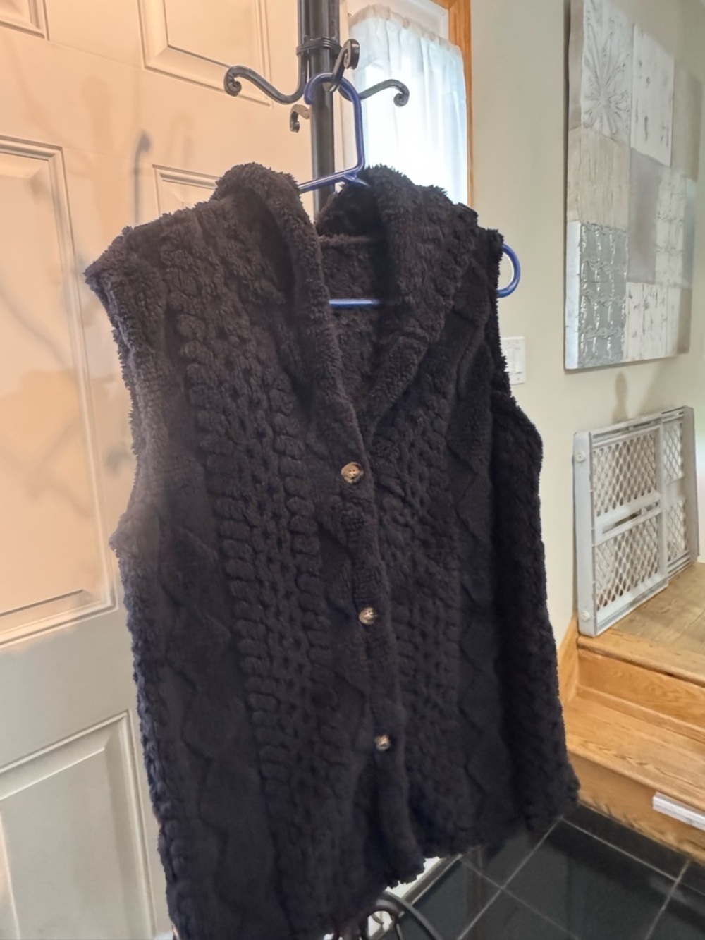 Cozy Hooded Cable-Knit Women’s Sweater Vest - Black